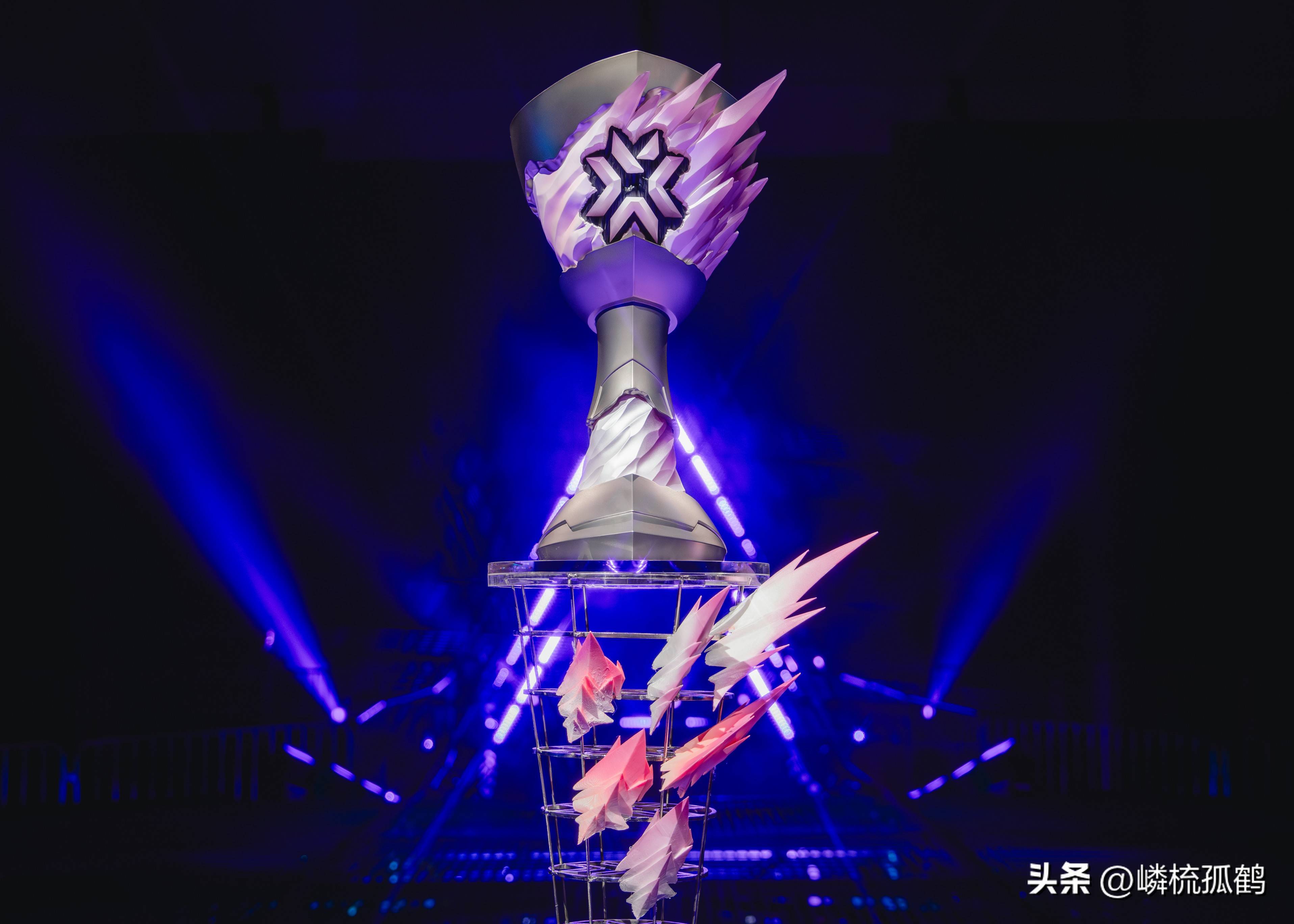 100T血洗FNC，Elk关键团战开团秒人鏖战多局半决赛，点燃全场激情