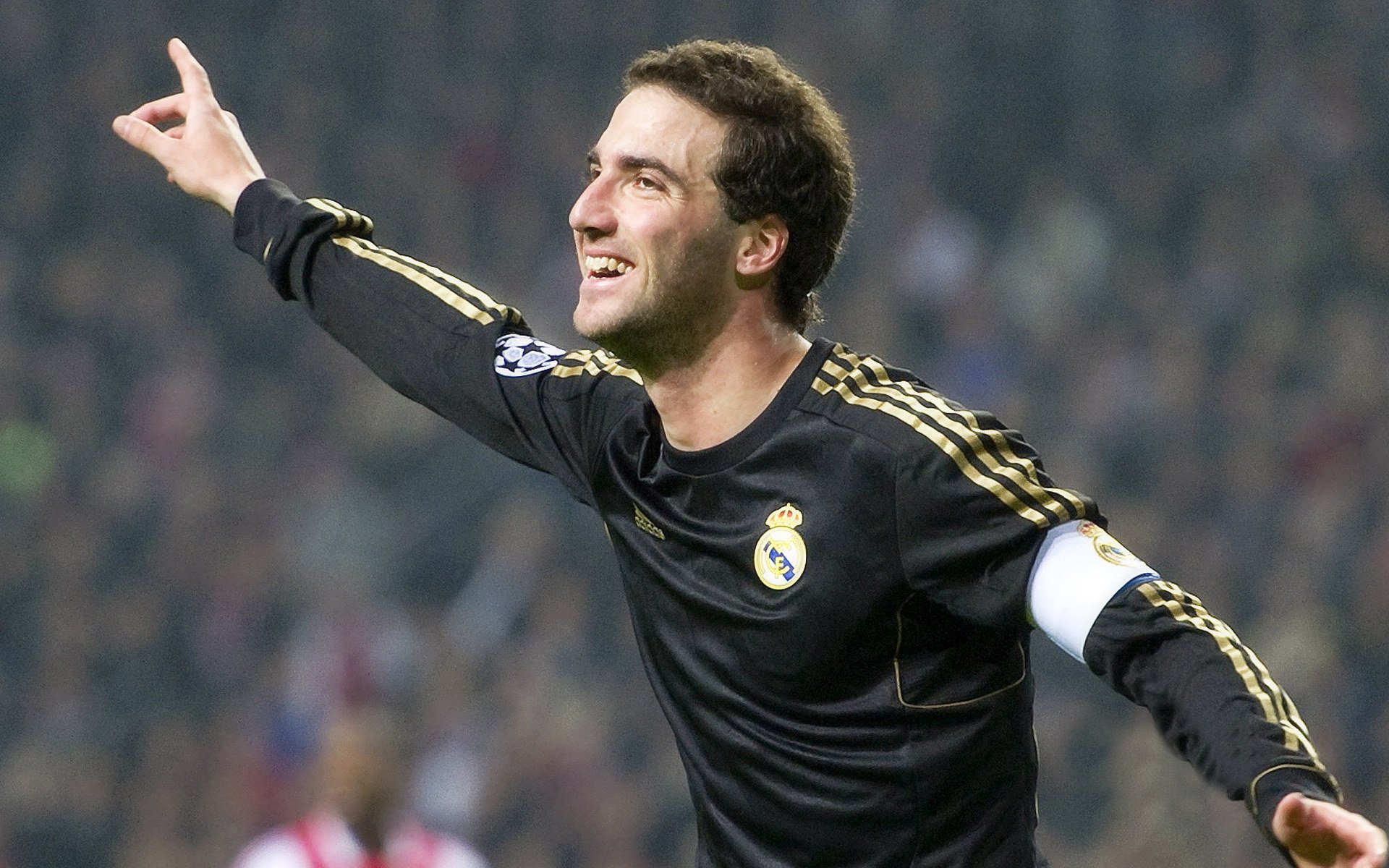 开云平台-绿茵烽火中的日耳曼光芒，从厄瓜多尔vs日本，看托马斯·穆勒的空间哲学如何重塑现代足球