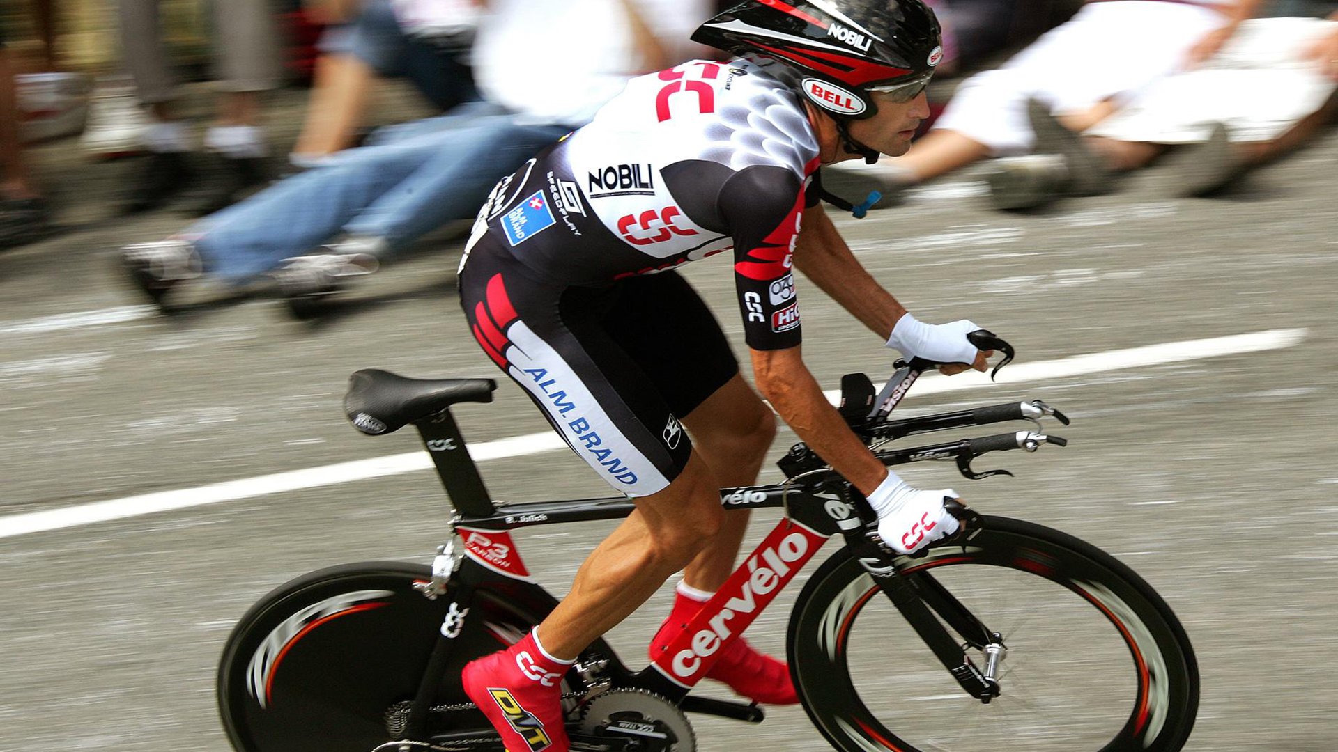 开云体育app-暗夜伯纳乌，新王当立！阿尔瓦雷斯一箭穿心，银河战舰黯然沉没