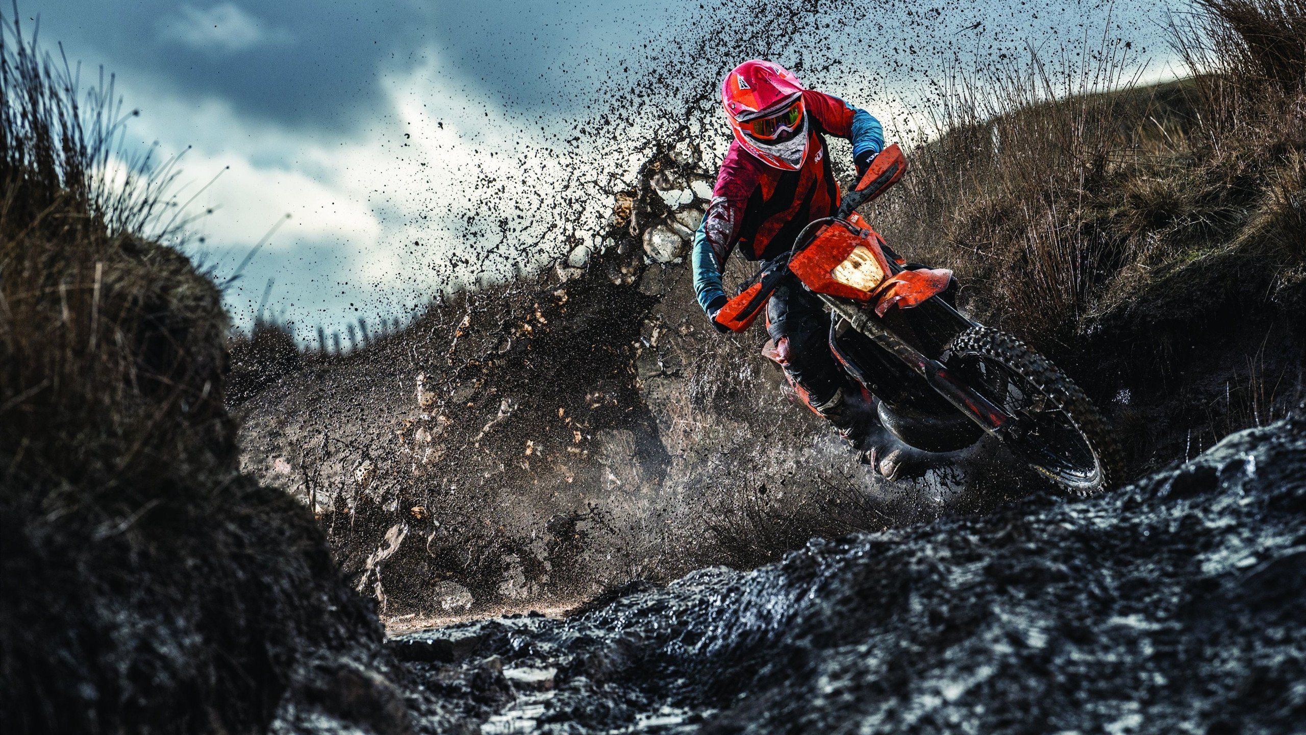 李刚仁残暴起舞，日本足球技术流完胜切尔西！一场比赛让亚洲足球重新定义身体劣势